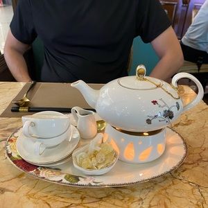 Meet your Posher, Vee